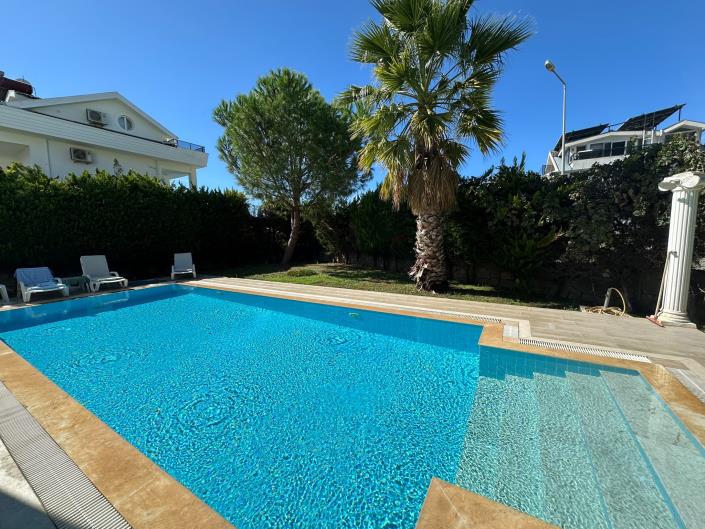 Image No.40-4 Bed Villa / Detached for sale