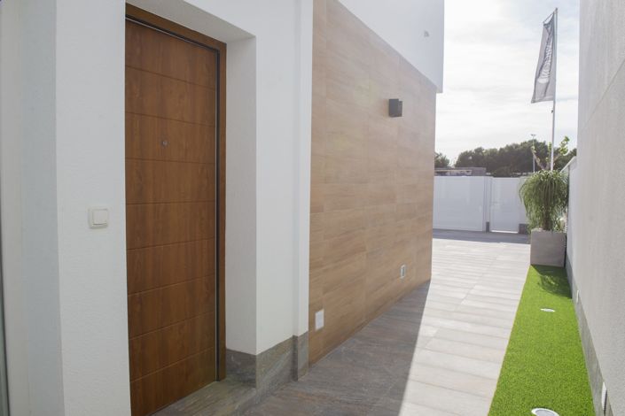 Image No.19-3 Bed House for sale