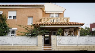 4 Bed House for sale