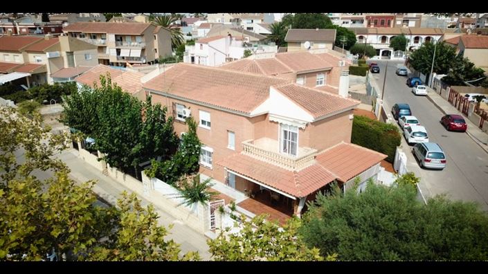 Image No.11-4 Bed House for sale