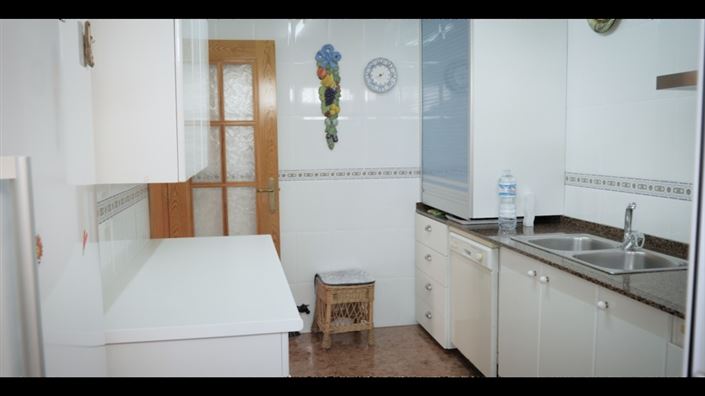 Image No.15-4 Bed House for sale