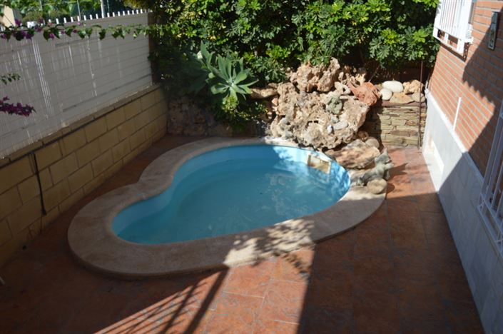 Image No.2-4 Bed House for sale