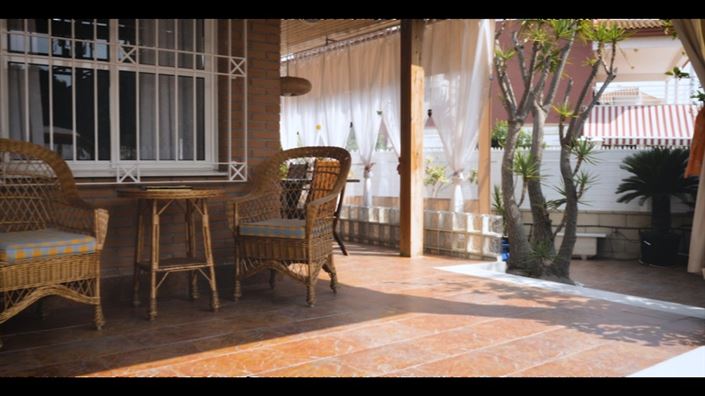 Image No.21-4 Bed House for sale