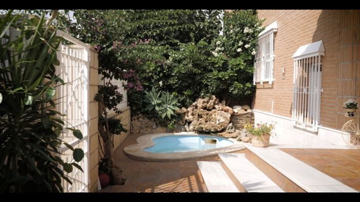 Image No.25-4 Bed House for sale