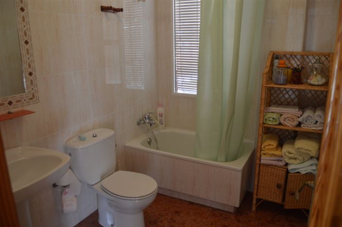 Image No.4-4 Bed House for sale