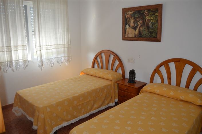 Image No.6-4 Bed House for sale