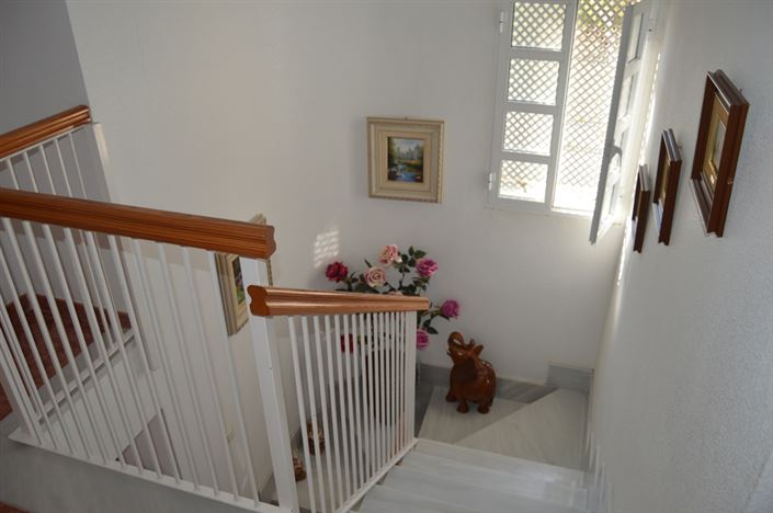 Image No.7-4 Bed House for sale