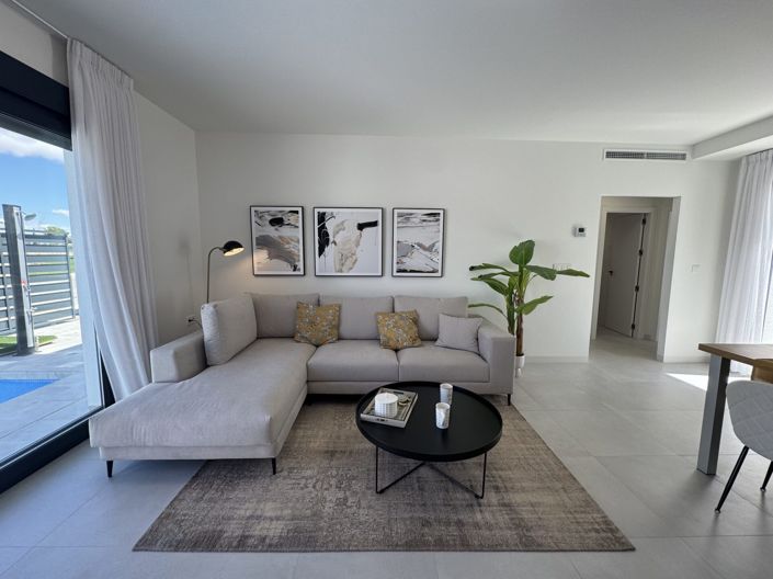 Image No.9-2 Bed House for sale