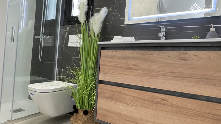 Image No.12-3 Bed Property for sale