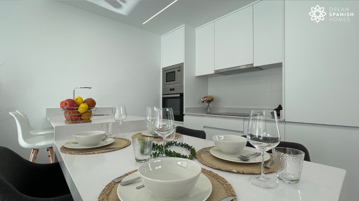 Image No.5-3 Bed Property for sale