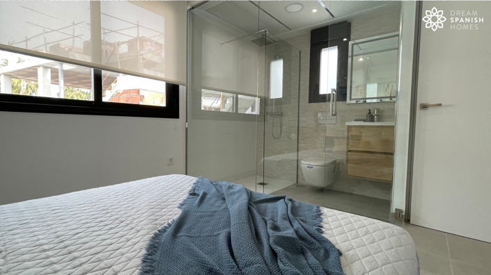 Image No.9-3 Bed Property for sale