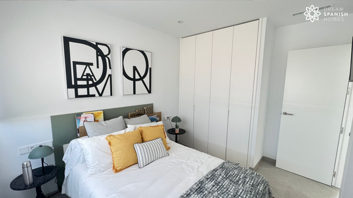 Image No.11-3 Bed House for sale