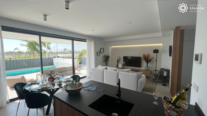 Image No.8-3 Bed House for sale