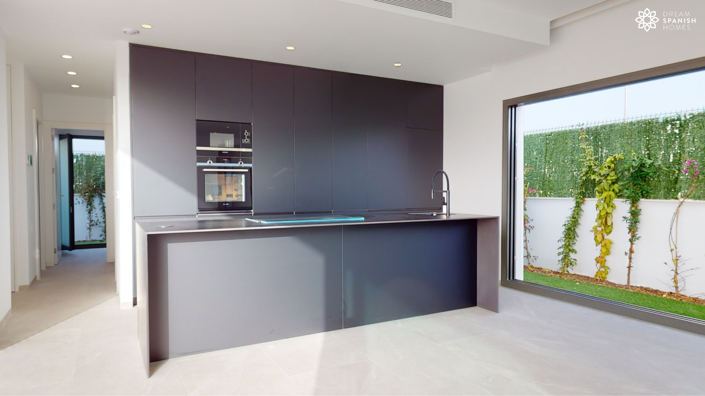 Image No.16-3 Bed House for sale