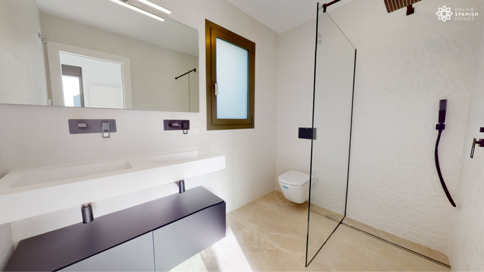 Image No.24-3 Bed House for sale