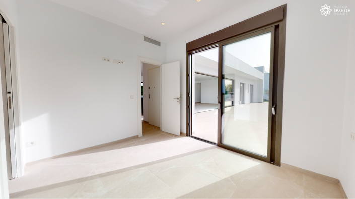 Image No.25-3 Bed House for sale