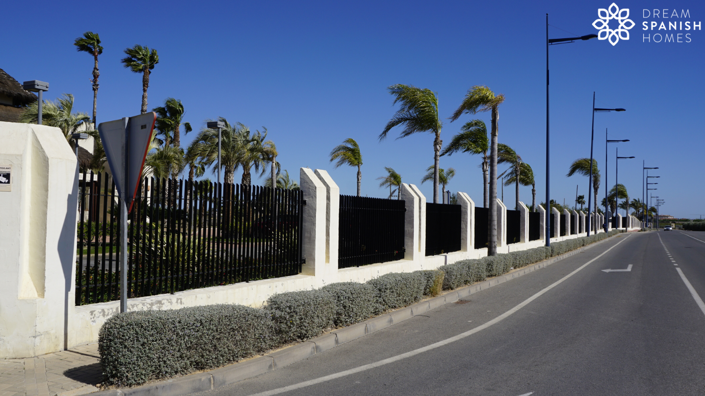 Image No.15-3 Bed House for sale