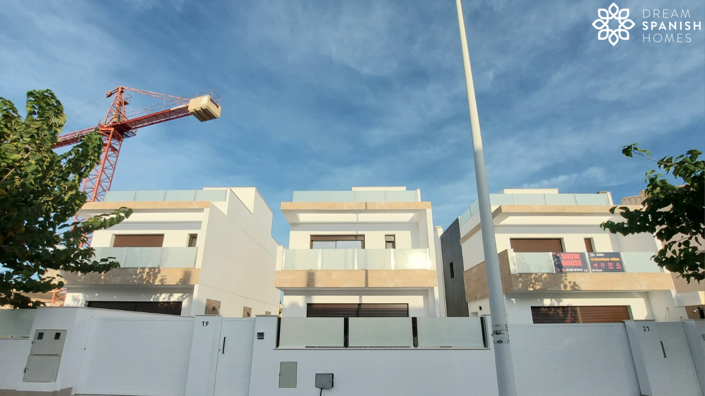 Image No.1-3 Bed House for sale