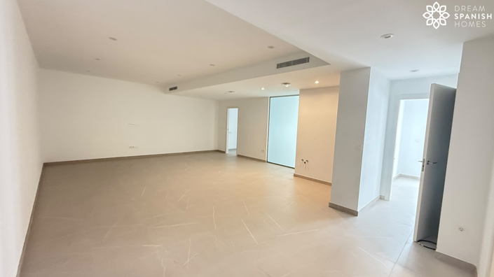 Image No.20-5 Bed House for sale