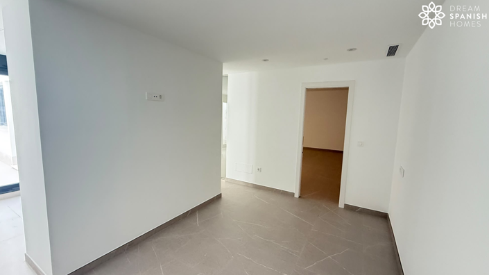 Image No.21-5 Bed House for sale