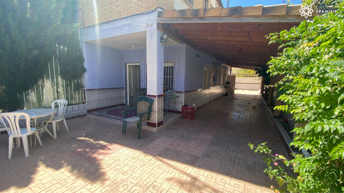 Image No.1-3 Bed House for sale