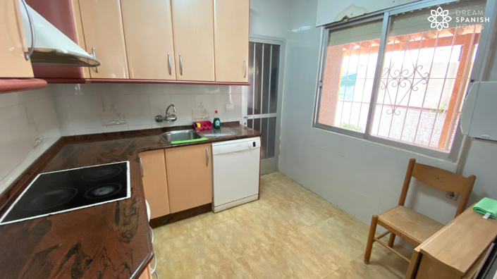 Image No.10-3 Bed House for sale