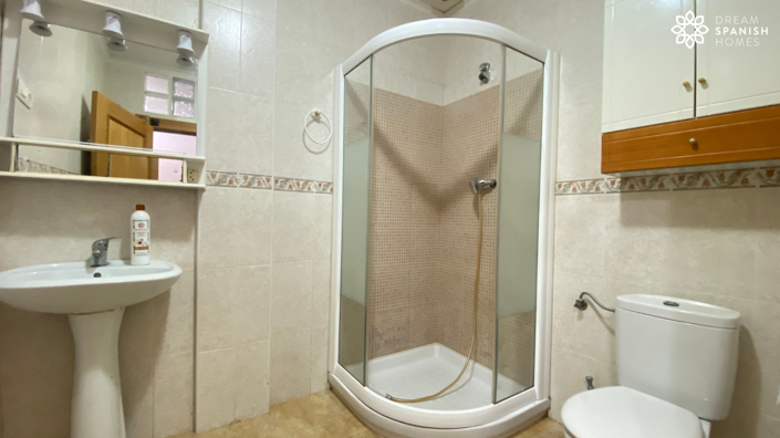 Image No.15-3 Bed House for sale