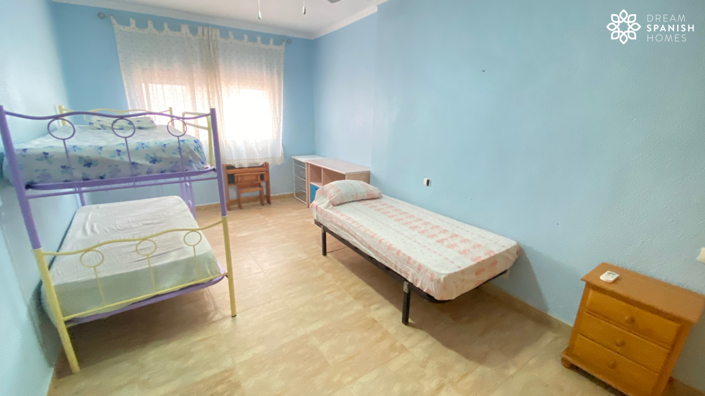 Image No.18-3 Bed House for sale