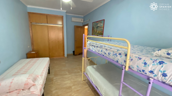 Image No.19-3 Bed House for sale