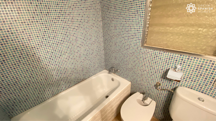 Image No.8-3 Bed House for sale