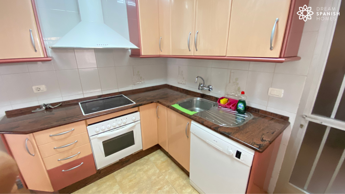 Image No.9-3 Bed House for sale