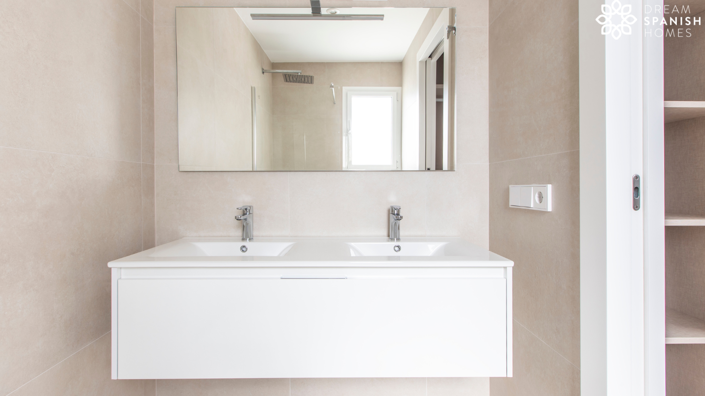 Image No.8-3 Bed House for sale