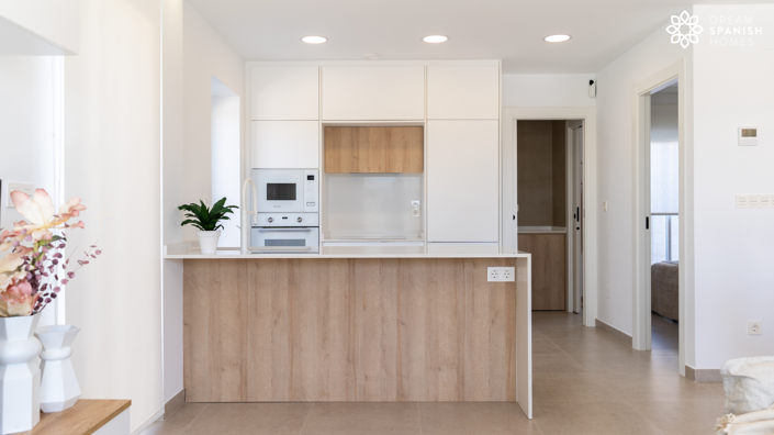 Image No.10-3 Bed House for sale