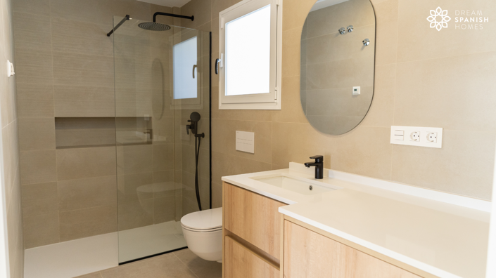 Image No.13-3 Bed House for sale