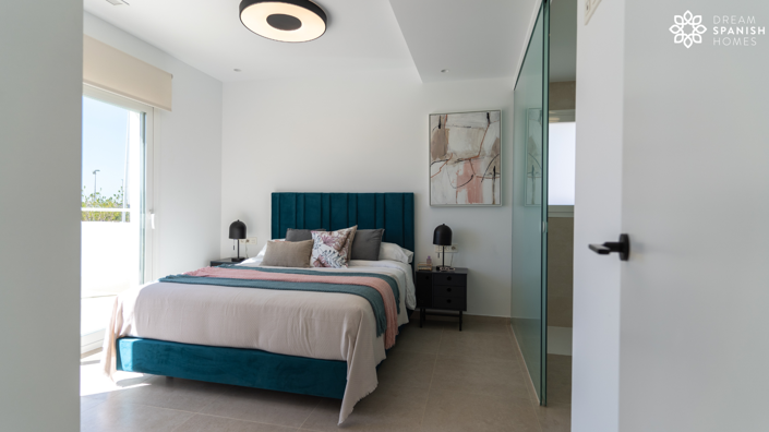 Image No.15-3 Bed House for sale