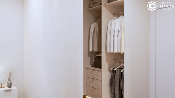 Image No.11-3 Bed House for sale