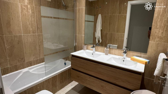 Image No.9-2 Bed Apartment for sale