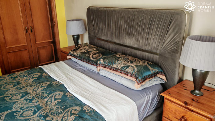 Image No.14-3 Bed House for sale