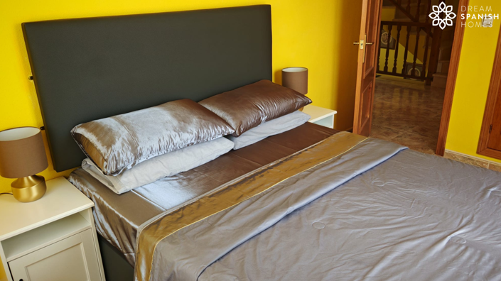 Image No.17-3 Bed House for sale