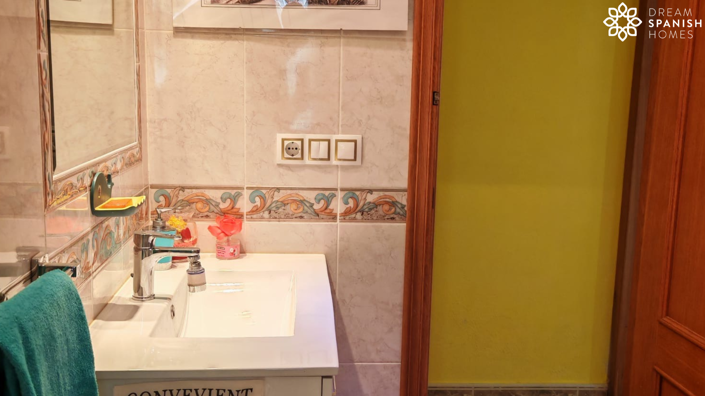 Image No.19-3 Bed House for sale