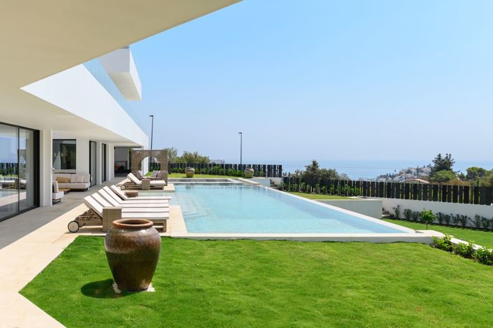 Image No.20-7 Bed House for sale