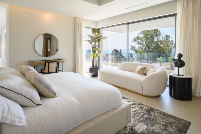 Image No.5-7 Bed House for sale