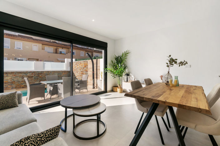 Image No.3-3 Bed House for sale