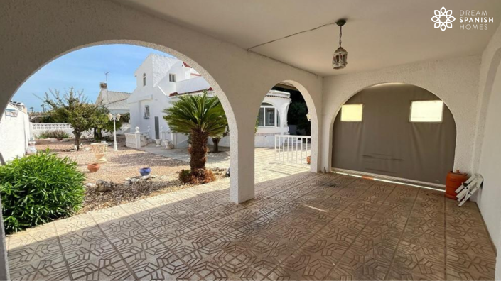 Image No.10-3 Bed House for sale