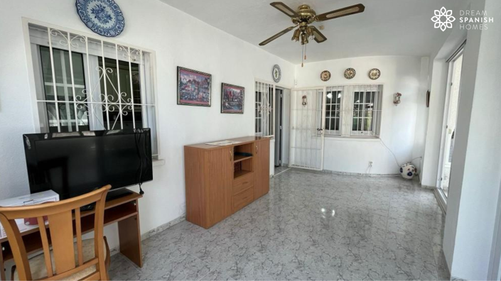 Image No.9-3 Bed House for sale