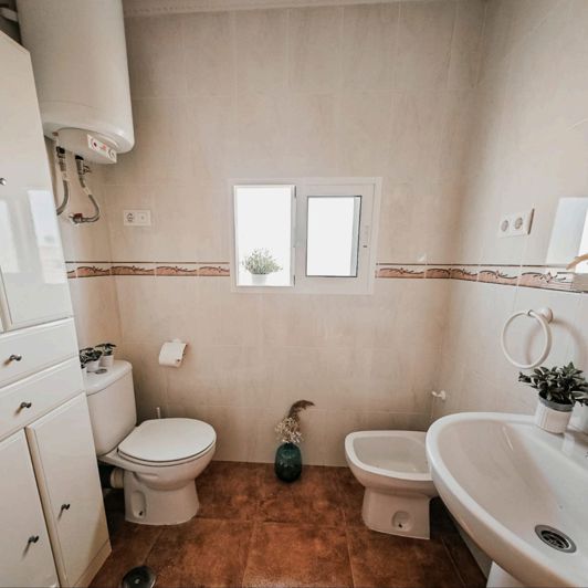 Image No.17-5 Bed House for sale