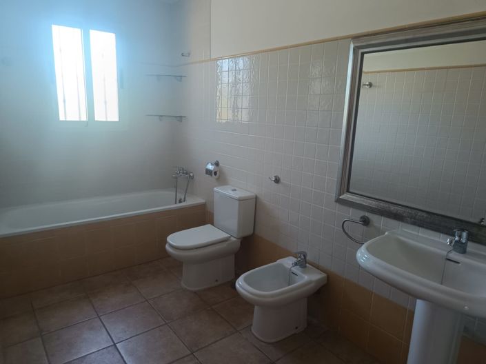 Image No.16-3 Bed Apartment for sale