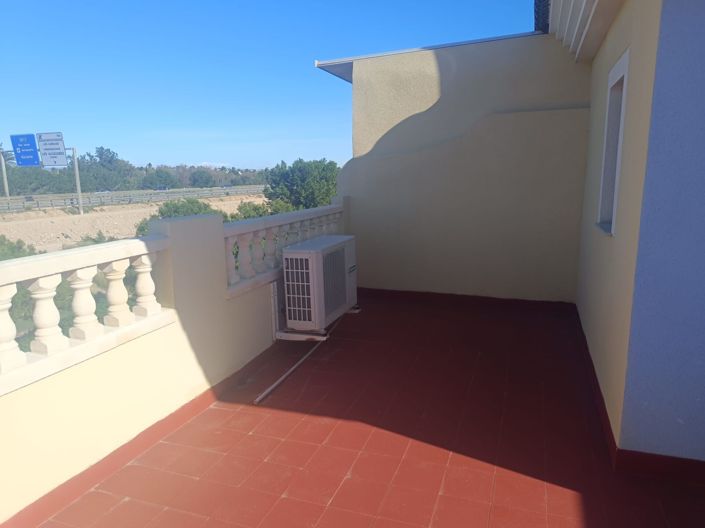 Image No.20-3 Bed Apartment for sale