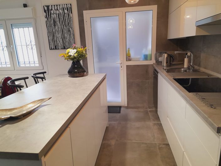 Image No.11-3 Bed Apartment for sale