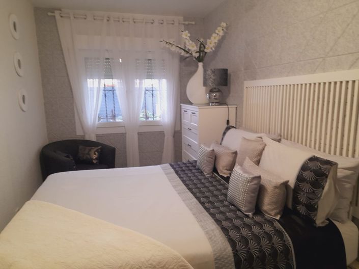 Image No.18-3 Bed Apartment for sale